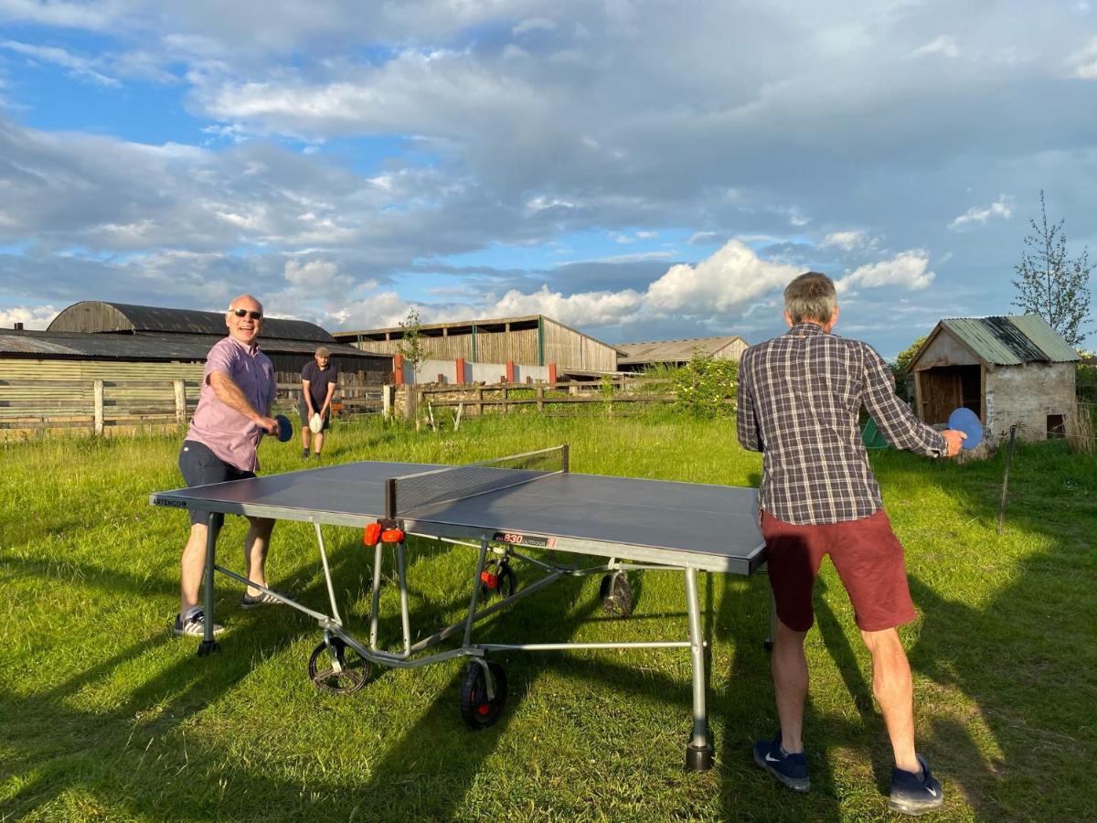 Rew Farm Country & Equestrian Accommodation - Sunrise Lodge Melksham Buitenkant foto